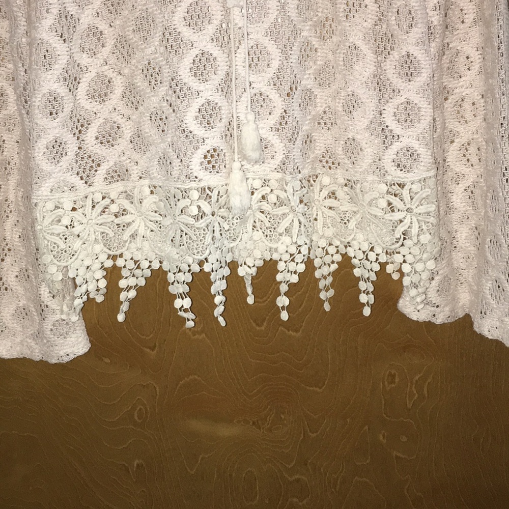 Lace Cream Top - Picture 4 of 8